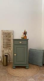Nachtkastje/ Brocante nachtkastje/ Vintage nachtkastje, Huis en Inrichting, Ophalen, Minder dan 45 cm