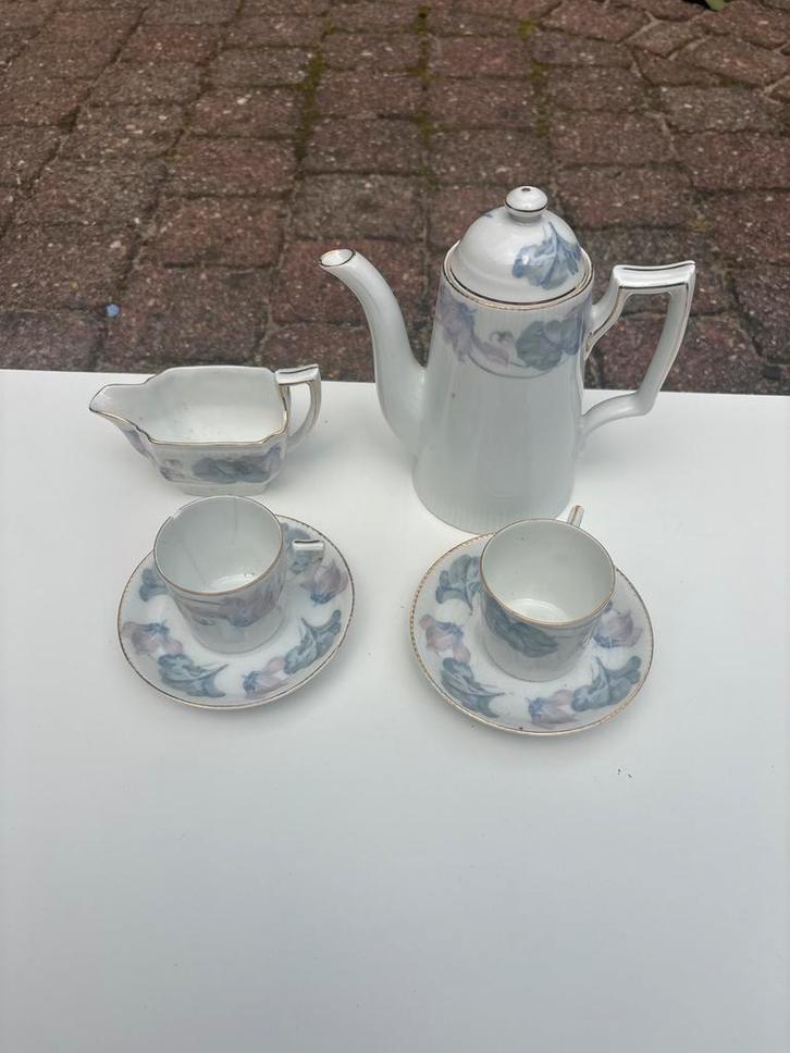 Beschadigd Koffieservies C. Hoyng, Antiek en Kunst, Antiek | Servies compleet, Ophalen of Verzenden