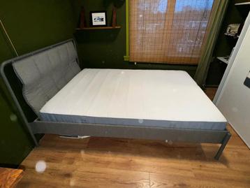 Gestoffeerd bed en matras 140x200 cm - afbeelding 1