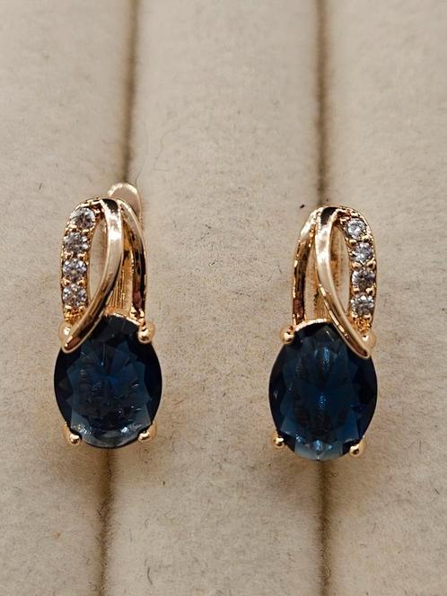 Antiek stijl 18k vergulde oorhangers met saffier, Sieraden, Tassen en Uiterlijk, Oorbellen, Nieuw, Overige materialen, Goud, Ophalen of Verzenden