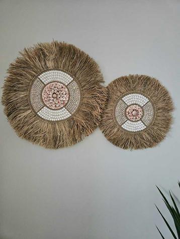 Wanddecoratie raffia schelp Meliana uit Bali beschikbaar voor biedingen