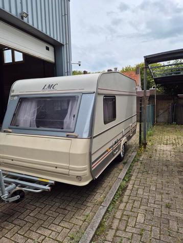 Zeer Nette LMC Caravan met stapelbed, lichtgewicht! beschikbaar voor biedingen