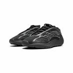 adidas Yeezy 700 V3 Dark Glow maat 42 2/3, Zwart, Nieuw, Ophalen of Verzenden, Sneakers of Gympen