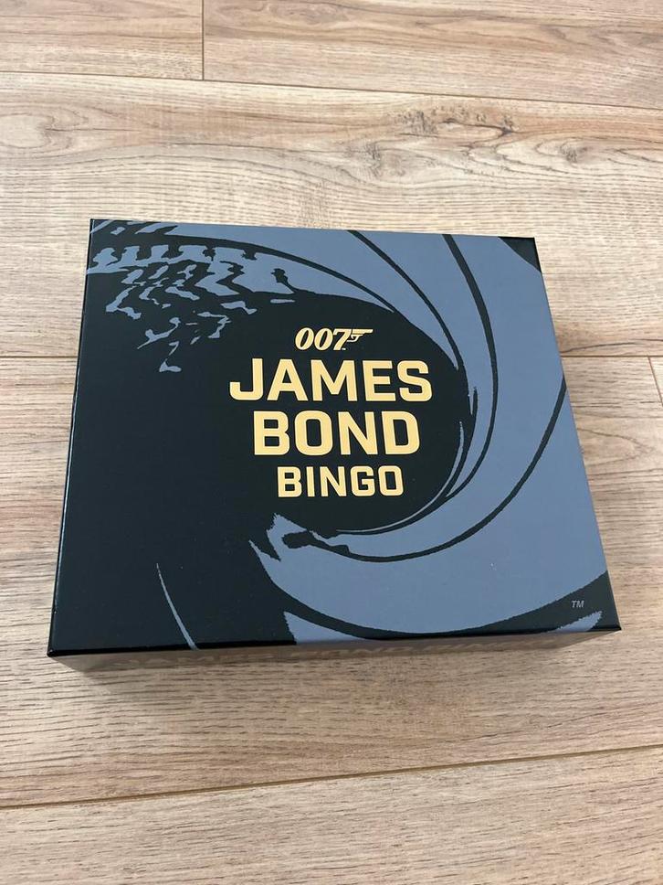 James Bond Bingo - Leuk spel voor Bond fans!, Hobby en Vrije tijd, Gezelschapsspellen | Bordspellen, Zo goed als nieuw, Een of twee spelers