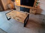 Salontafel mangohout industrieel, Huis en Inrichting, Complete inboedels, Ophalen