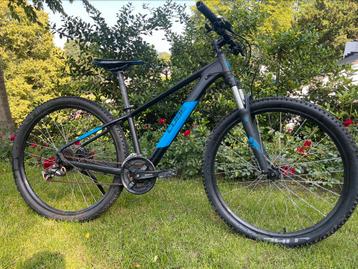 Cube mountainbike zwart/blauw beschikbaar voor biedingen