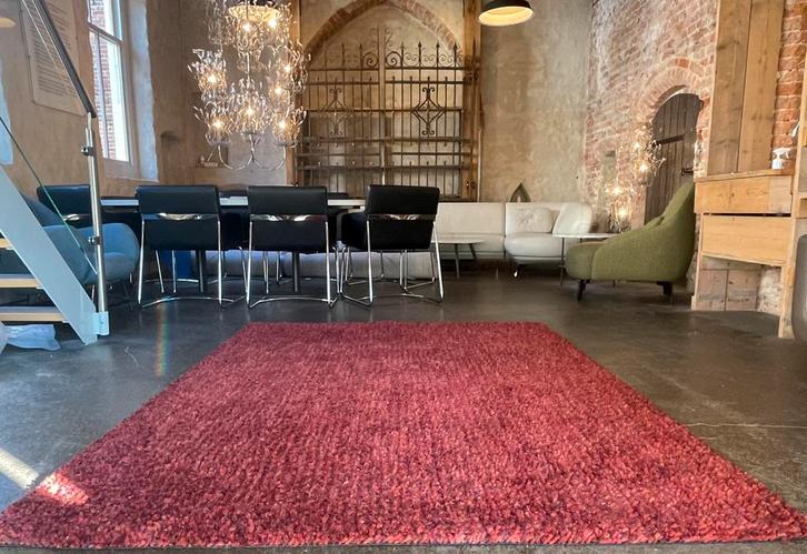 Brink en Campman Dots tapijt red 170 x 240, Huis en Inrichting, Stoffering | Tapijten en Kleden, Nieuw, 150 tot 200 cm, 200 cm of meer