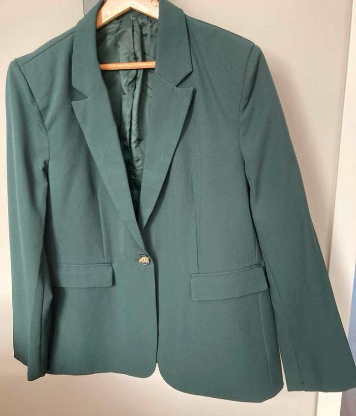 Mooi groen pak; colbert en pantalon maat 44, Kleding | Dames, Jasjes, Kostuums en Pakken, Zo goed als nieuw, Kostuum of Pak, Maat 42/44 (L)