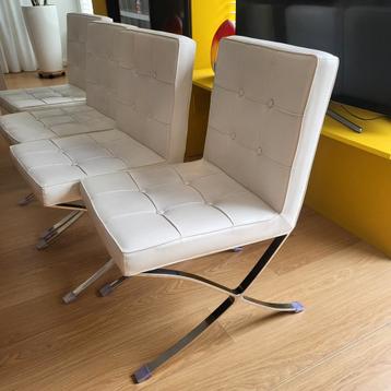 6 Witte Leren Eetkamerstoelen met Metalen Frame beschikbaar voor biedingen
