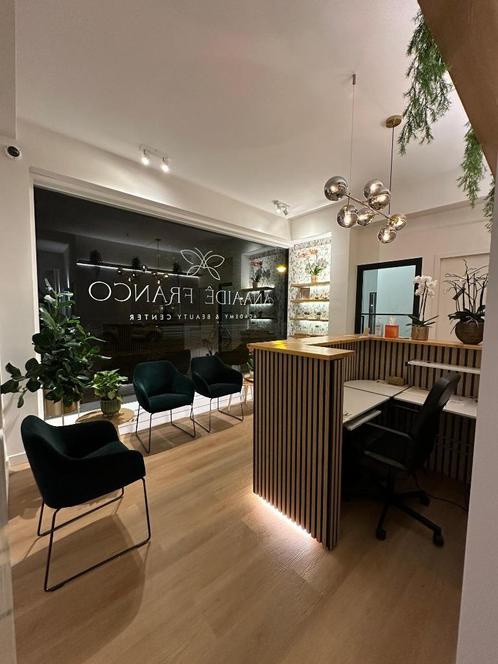 Praktijkruimte te huur in een Beautysalon in Amsterdam west, Zakelijke goederen, Kantoor en Winkelinrichting | Winkel en Inventaris