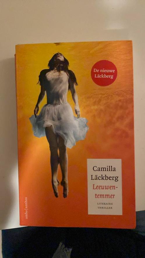 Camilla Läckberg - Leeuwentemmer, Boeken, Thrillers, Gelezen, Nederland, Ophalen of Verzenden