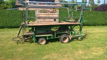 Zelfrijdend werkplateau / koppenwagen / plukstelling beschikbaar voor biedingen