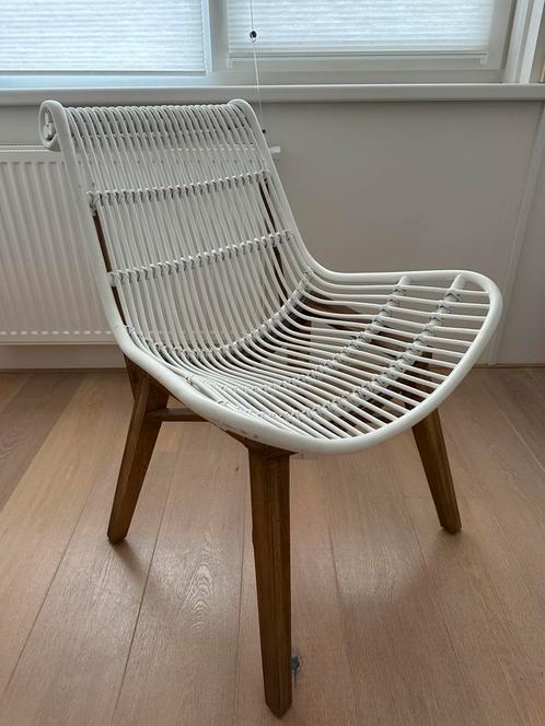 Toffe rieten / teak / witte stoel - zo goed als nieuw, Huis en Inrichting, Stoelen, Zo goed als nieuw, Eén, Riet of Rotan, Wit