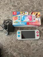 Nintendo Switch Lite - Pokemon Editie + Accessoires, Spelcomputers en Games, Spelcomputers | Nintendo Switch Lite, Ophalen, Grijs