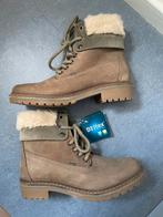 Schattige, warme dames veterschoenen, Beige, Overige typen, Nieuw, Ophalen of Verzenden