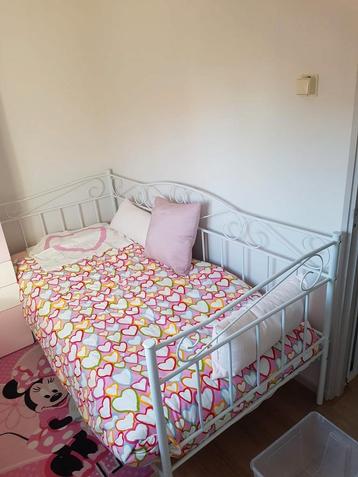 bed/bank metaal met morgedal matras 90×200 beschikbaar voor biedingen