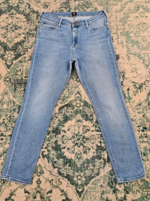 Lee Elly W32 L31 WMN Tulsi3231 Blauw, Kleding | Dames, Spijkerbroeken en Jeans, Zo goed als nieuw, W30 - W32 (confectie 38/40)