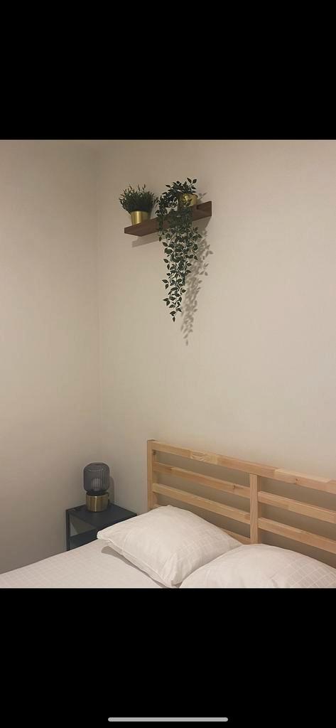 Ikea bedframe 160x200, Huis en Inrichting, Slaapkamer | Bedden, Zo goed als nieuw, Tweepersoons, 160 cm, 200 cm, Hout, Bruin, Ophalen