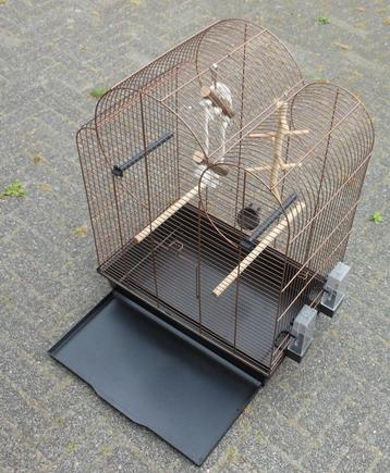 Mooie nagenoeg nieuwe Vogelkooi; merk Flamingo beschikbaar voor biedingen