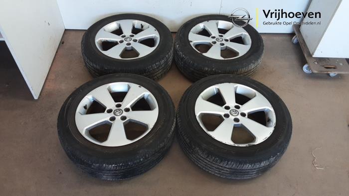 Velgen set + banden van een Opel Mokka (Mokka X 16-), Auto-onderdelen, Banden en Velgen, Personenwagen, Gebruikt, 3 maanden garantie