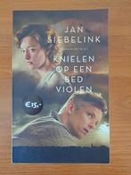 Knielen op een bed violen - Jan Siebelink, Boeken, Ophalen of Verzenden, Zo goed als nieuw