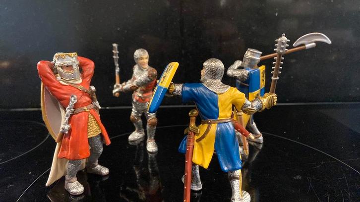 Schleich Ridders: Ridderset Rood/Blauw 4 stuks, Verzamelen, Poppetjes en Figuurtjes, Ophalen of Verzenden