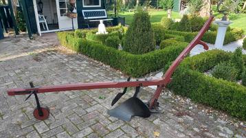 Antieke Paardenploeg en aanaarder en nog veel veel meer... beschikbaar voor biedingen