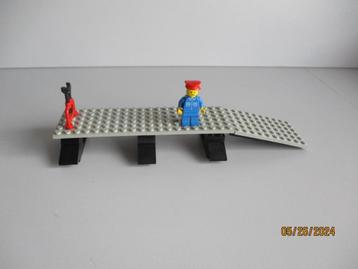 Lego 12 volt Trein Stationnetje 7735 in perfecte staat!!! beschikbaar voor biedingen