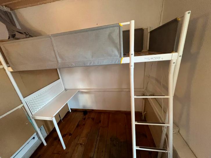 Ikea hoogslaper met bureau, Huis en Inrichting, Slaapkamer | Stapelbedden en Hoogslapers, Zo goed als nieuw, Hoogslaper, 90 cm