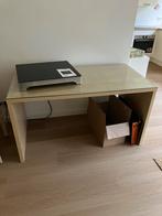 Ikea bureau met glasplaat, Ophalen, Zo goed als nieuw, Bureau