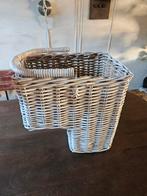 Mooie rieten trapmand, Huis en Inrichting, Woonaccessoires | Schalen en Manden, Ophalen, Zo goed als nieuw, Rond, Riet