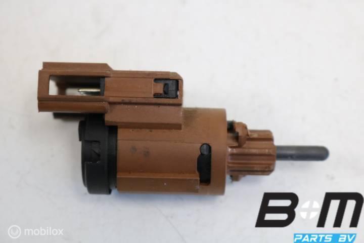 Remlichtschakelaar VW Polo 9N 3B0945511, Auto-onderdelen, Dashboard en Schakelaars, Gebruikt