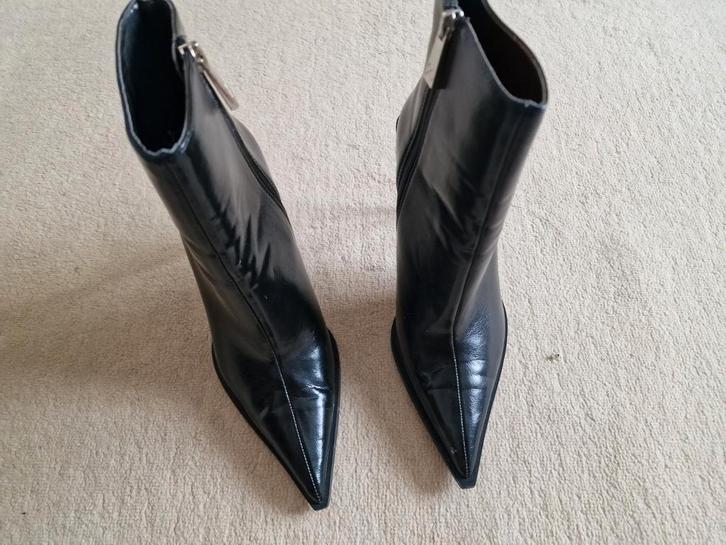 Stiletto laarsjes met strass op de hakaanzet, maat 40, Kleding | Dames, Schoenen, Zo goed als nieuw, Zwart, Ophalen of Verzenden