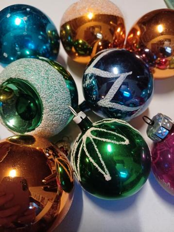 kerst 9 oude gekleurde ballen brocante glas 2 deukballen beschikbaar voor biedingen