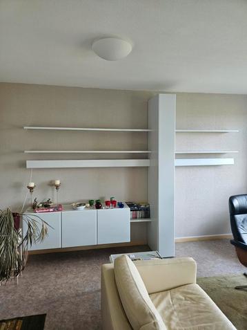 Banzbord Wandmeubel met Dressoirs en Kasten beschikbaar voor biedingen