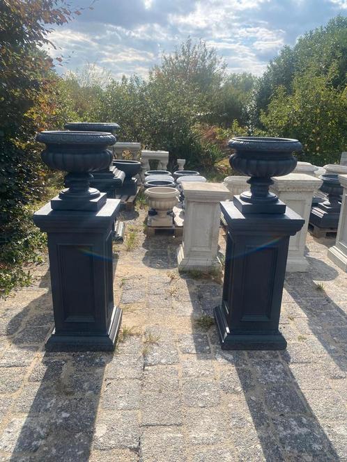 Betonnen sokkels en betonnen bloempotten verschillende maten, Tuin en Terras, Tuinvazen, Nieuw, Ophalen