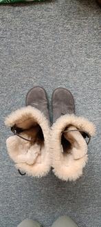 UGG laarzen met bont, Kleding | Dames, Hoge laarzen, UGG, Ophalen of Verzenden, Zo goed als nieuw