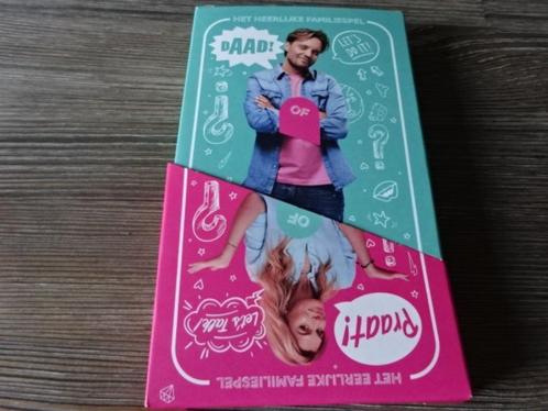 Spel Praat of Daad. Spel van Nicolette van Dam en Bas Smit, Hobby en Vrije tijd, Gezelschapsspellen | Kaartspellen, Zo goed als nieuw