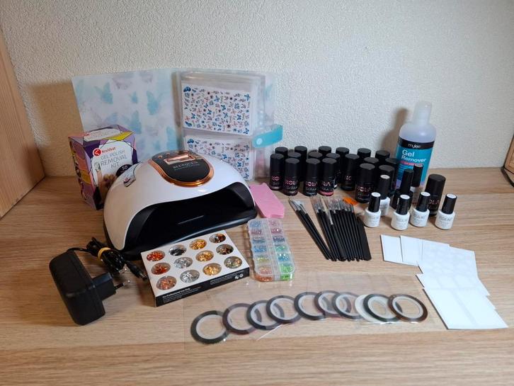 Gelnagellak met UV/LED lamp en heel veel accessoires, Sieraden, Tassen en Uiterlijk, Uiterlijk | Cosmetica en Make-up, Zo goed als nieuw