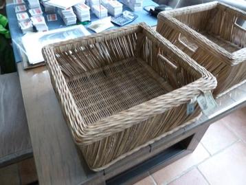 2x Riviera Maison Rustic Rotan mand 38x38x17 Vintage basket beschikbaar voor biedingen
