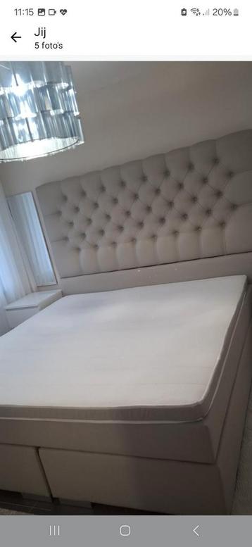 Luxe Tweepersoons Boxspring Bed beschikbaar voor biedingen