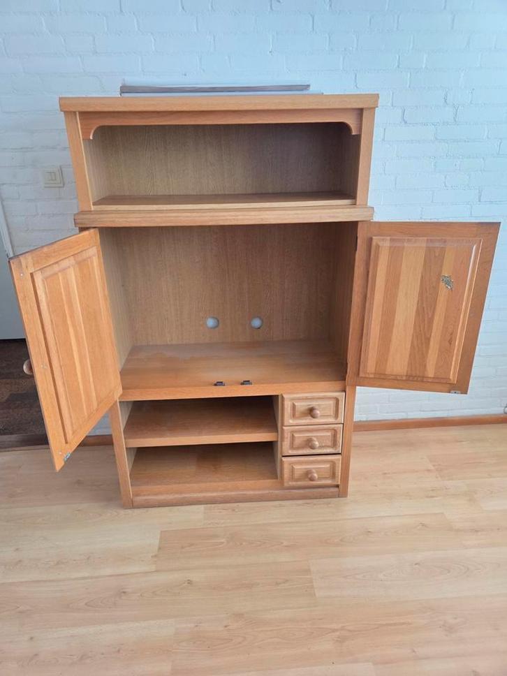 Houten TV-kast met opbergruimte, Antiek en Kunst, Antiek | Meubels | Kasten, Ophalen