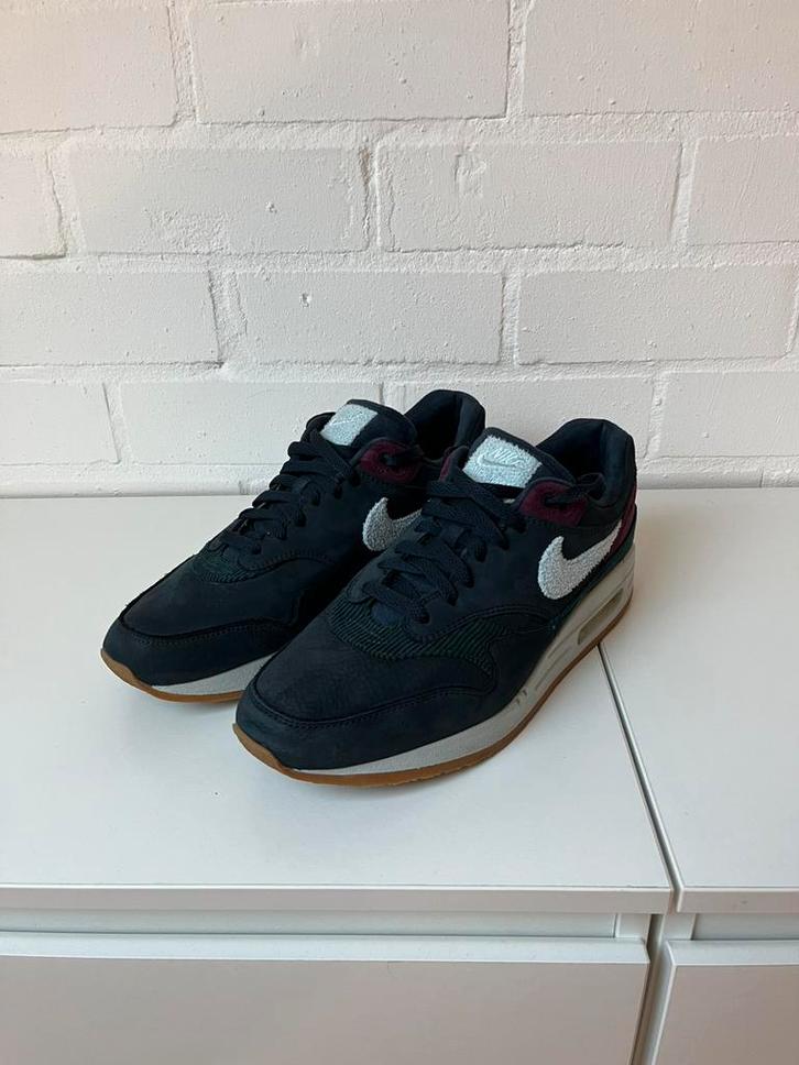 Nike Air Max 1 Dark Obsidian Crêpe Sole maat 44, Kleding | Heren, Schoenen, Zo goed als nieuw, Sneakers of Gympen, Blauw, Ophalen of Verzenden
