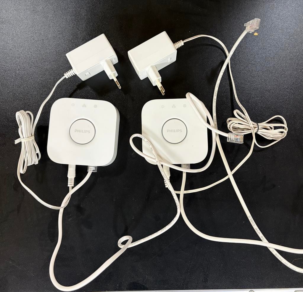 Philips Hue Bridge (2x) - Smart Home Hub, Computers en Software, Routers en Modems, Gebruikt, Router, Ophalen of Verzenden