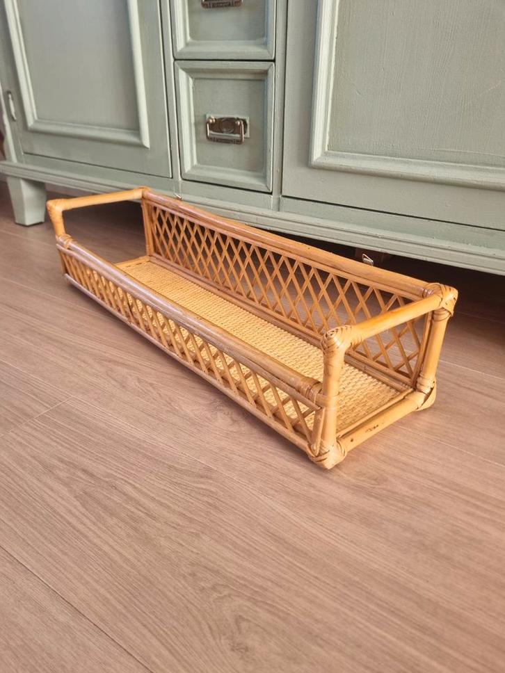 Rotan wandrekje, Huis en Inrichting, Woonaccessoires | Wandplanken en Boekenplanken, Ophalen