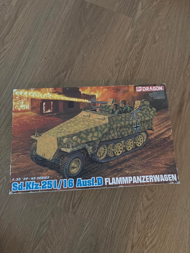 Dragon Sd.Kfz.251/16 Ausf.D Flammwagen model, Overige merken, Tank, 1:32 tot 1:50, Nieuw