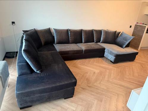 Luxe XXL Hoekbank in Topstaat – Fluweel Donkergrijs, Huis en Inrichting, Banken | Complete zithoeken, Zo goed als nieuw, Ophalen of Verzenden