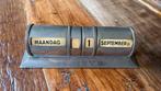 vintage  ronde kalender, Ophalen of Verzenden, Maandkalender, Gebruikt