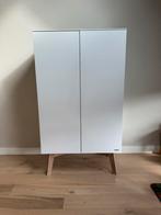 Babykamer 2-deurs kleding kast Hoogglans wit Grenen poten, Kinderen en Baby's, Kinderkamer | Commodes en Kasten, Ophalen, 50 tot 70 cm