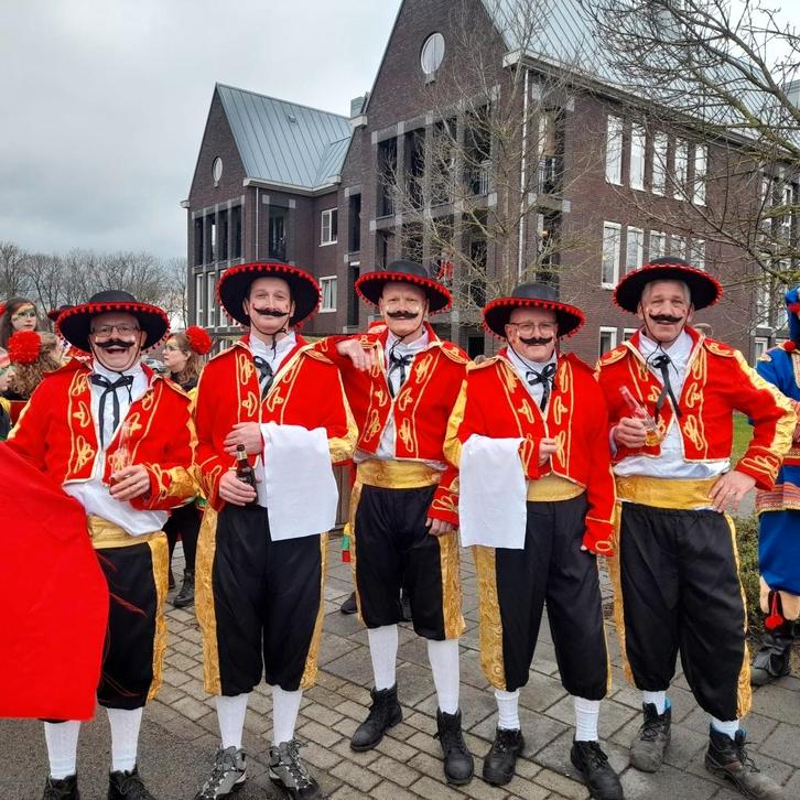 stierenvechters / torero (7 stuks), Kleding | Heren, Carnavalskleding en Feestkleding, Zo goed als nieuw, Kleding, Carnaval, Maat 56/58 (XL)